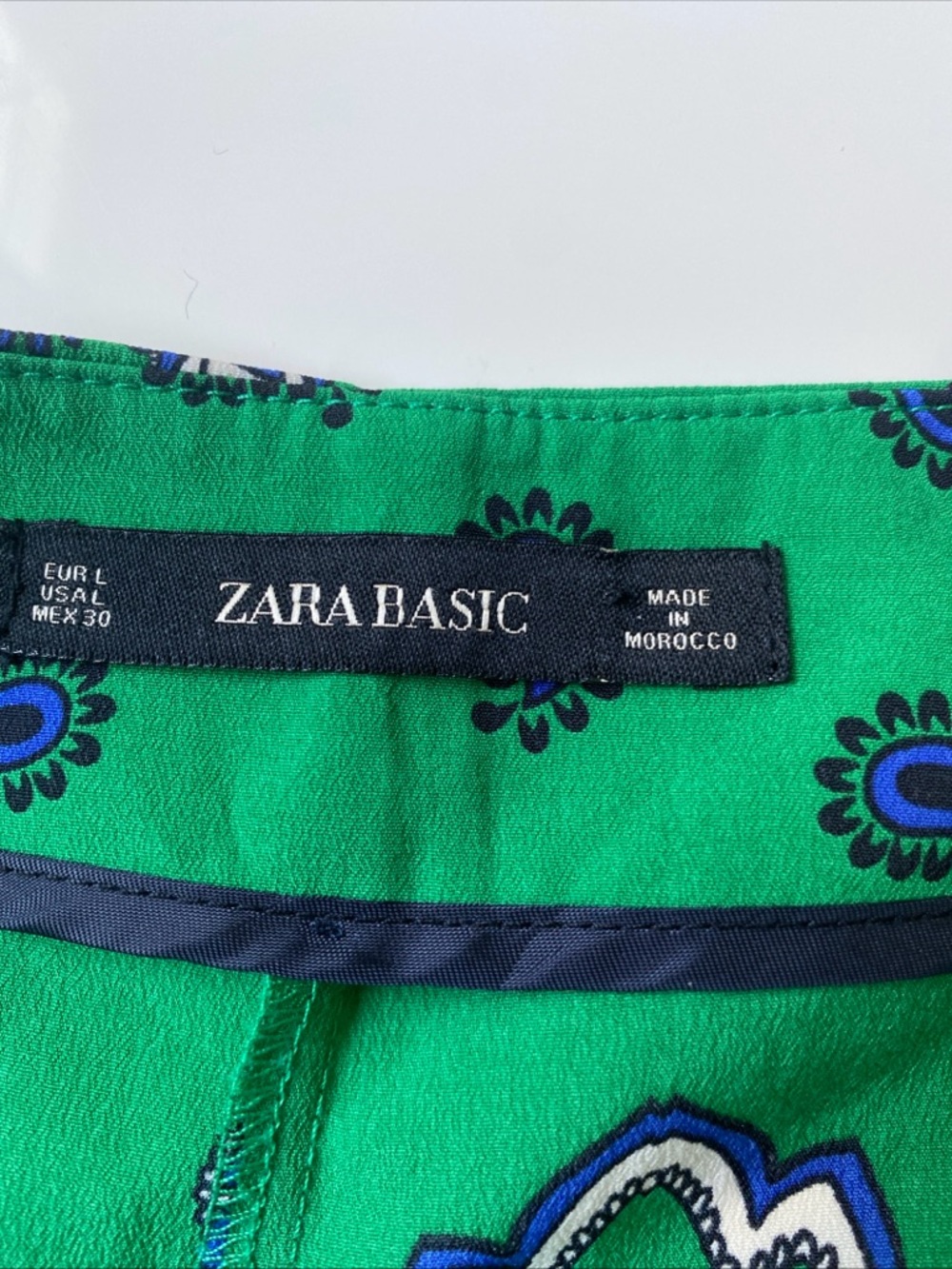 ZARA BASIC Green paisley dress shorts side zip ruffled hem
